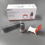 Prime & Bond® XP Adhäsiv, Dentsply Sirona, 1x 5 ml (Flasche), 50 Applikator-Tips, CliXdish, Gebrauchsanweisung, Illustrierte Gebrauchsanweisung, Adhäsiv für alle direkten und indirekten Restaurationen; Hervorragend geeignet zum Bonding von Attachments, Etch & Rinse Adhäsiv; Zuverlässige Performance sogar auf zu feuchtem oder übertrocknetem Dentin; Bis zu 15 Minuten verwendbar im geschlossenen CliXdish®
