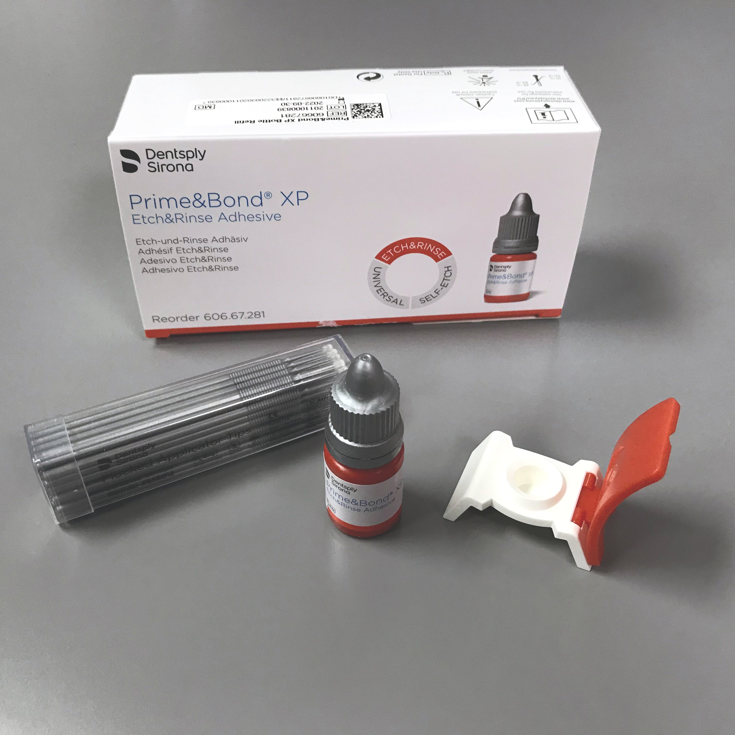 Prime & Bond® XP Adhäsiv, Dentsply Sirona, 1x 5 ml (Flasche), 50 Applikator-Tips, CliXdish, Gebrauchsanweisung, Illustrierte Gebrauchsanweisung, Adhäsiv für alle direkten und indirekten Restaurationen; Hervorragend geeignet zum Bonding von Attachments, Etch & Rinse Adhäsiv; Zuverlässige Performance sogar auf zu feuchtem oder übertrocknetem Dentin; Bis zu 15 Minuten verwendbar im geschlossenen CliXdish®