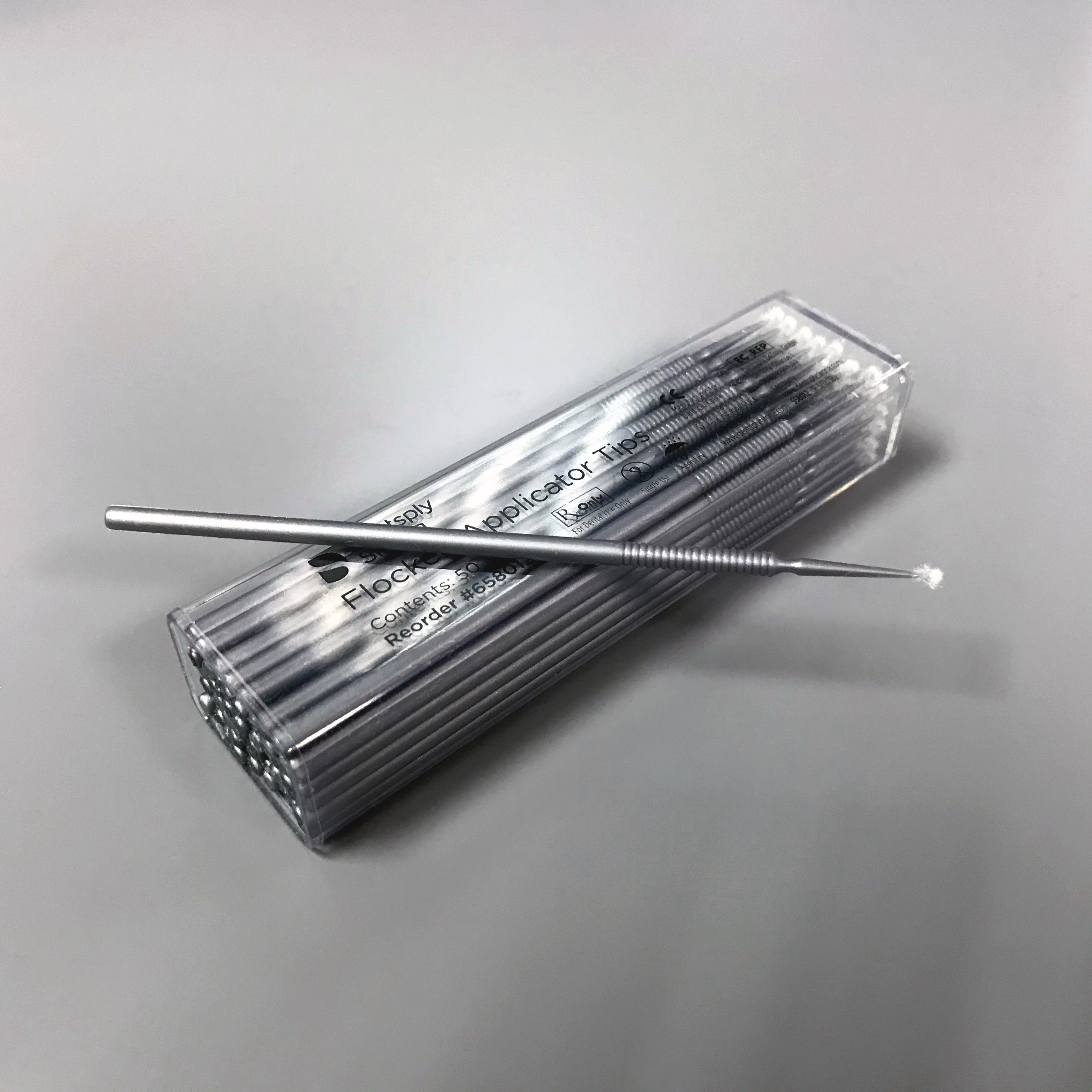 Prime & Bond® XP Adhäsiv, Dentsply Sirona, 1x 5 ml (Flasche), 50 Applikator-Tips, CliXdish, Gebrauchsanweisung, Illustrierte Gebrauchsanweisung, Adhäsiv für alle direkten und indirekten Restaurationen; Hervorragend geeignet zum Bonding von Attachments, Etch & Rinse Adhäsiv; Zuverlässige Performance sogar auf zu feuchtem oder übertrocknetem Dentin; Bis zu 15 Minuten verwendbar im geschlossenen CliXdish®